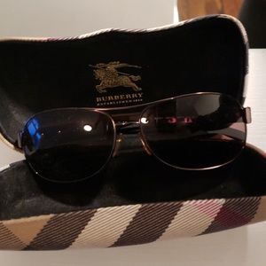 Burberry aviators with case